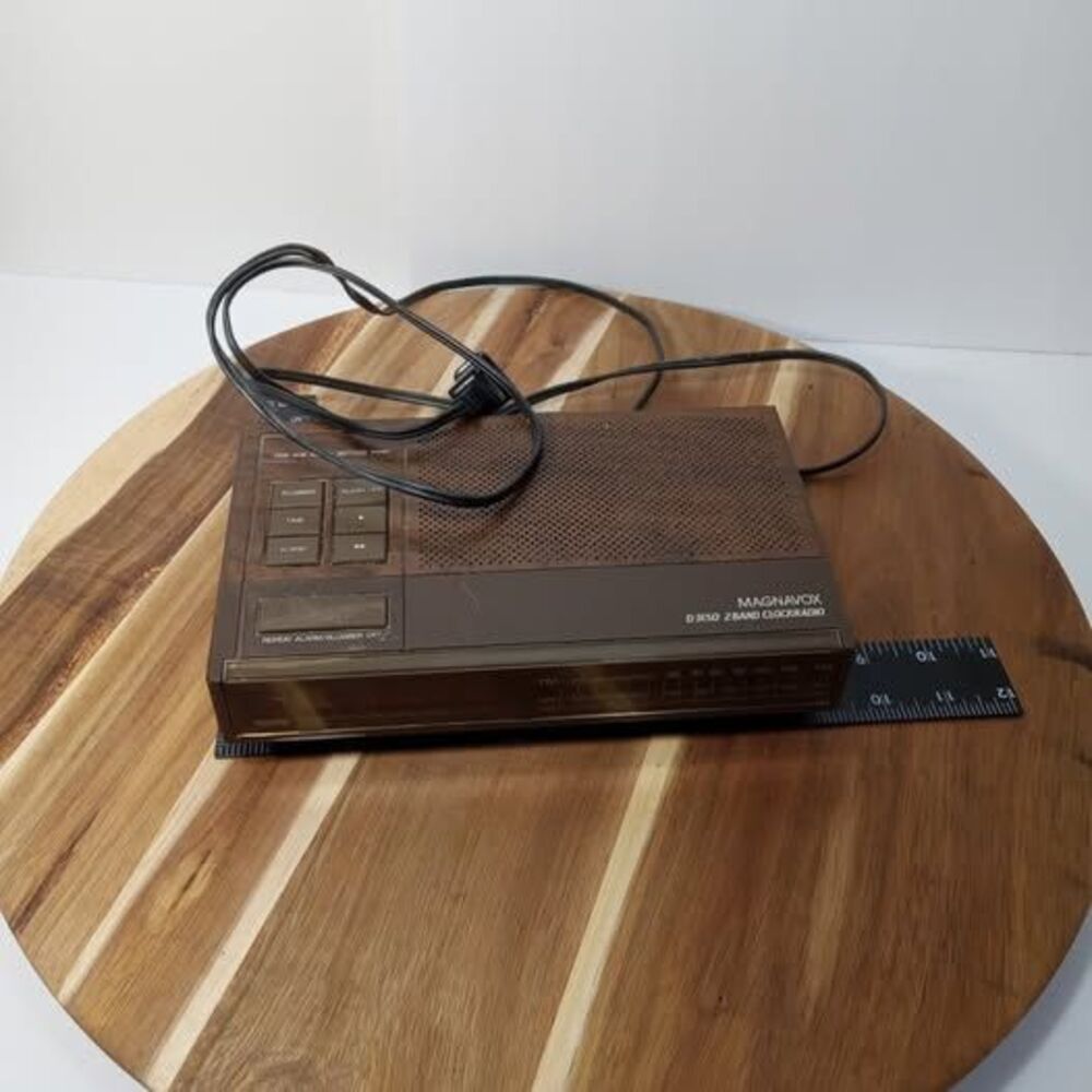 Magnavox D-3150 2-Band Clock Radio